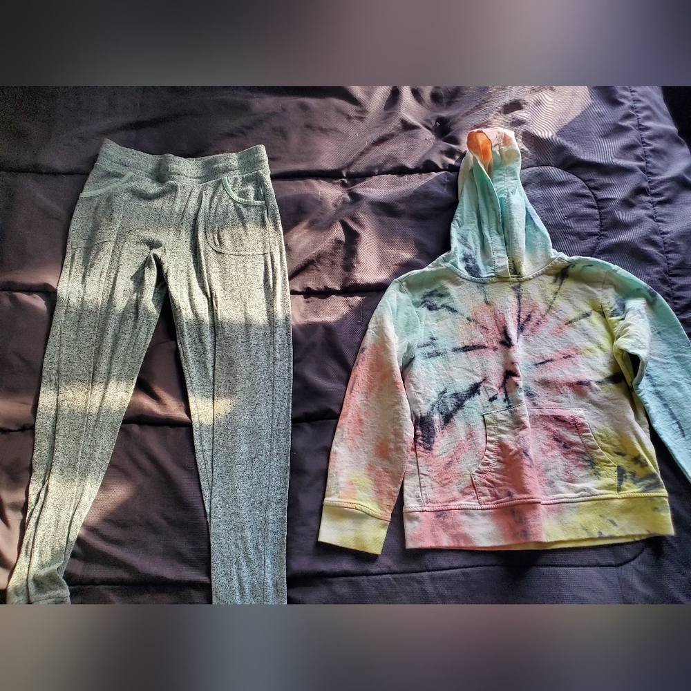 girl large tie dye hoodie and joggers